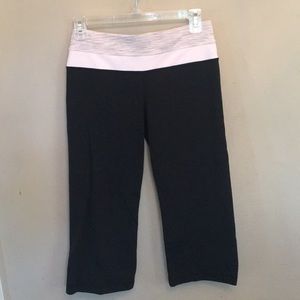 Lululemon Capri/cropped yoga pants size 6